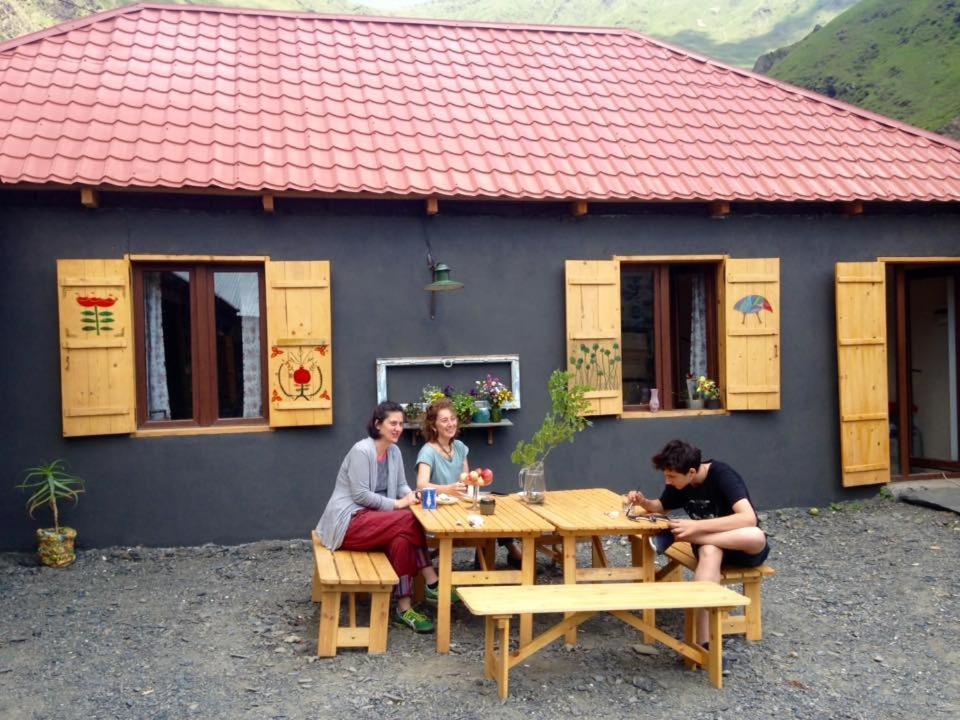 Sno House In Kazbeg Hotel Kültér fotó